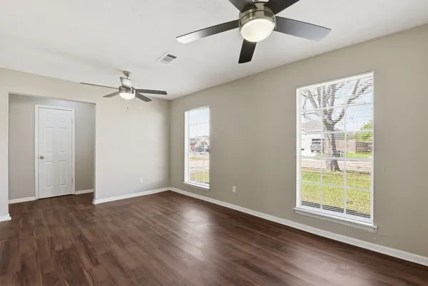 $1,700 | 3120 Royal Street, Baytown, TX 77521