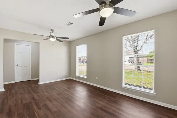 $1,700 | 3120 Royal Street, Baytown, TX 77521