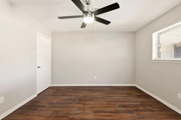 $1,700 | 3120 Royal Street, Baytown, TX 77521