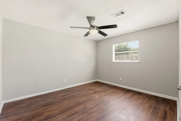 $1,700 | 3120 Royal Street, Baytown, TX 77521