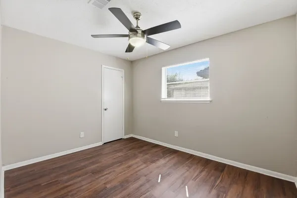 $1,700 | 3120 Royal Street, Baytown, TX 77521