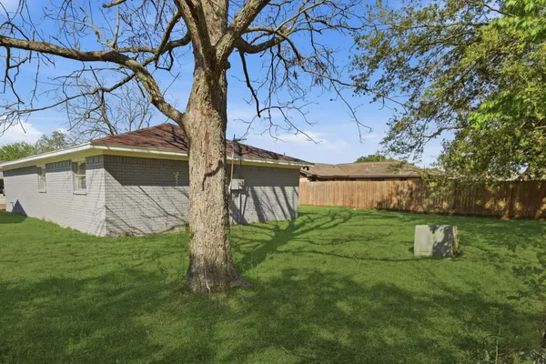 $1,700 | 3120 Royal Street, Baytown, TX 77521