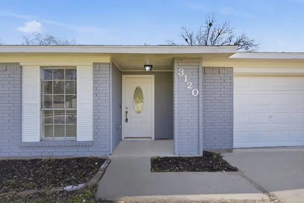 $1,700 | 3120 Royal Street, Baytown, TX 77521