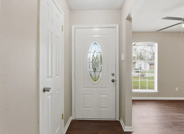 $1,700 | 3120 Royal Street, Baytown, TX 77521