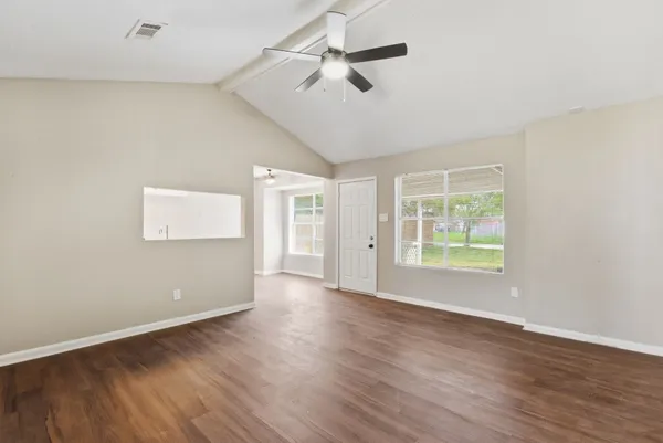 $1,700 | 3120 Royal Street, Baytown, TX 77521