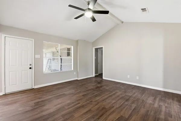 $1,700 | 3120 Royal Street, Baytown, TX 77521