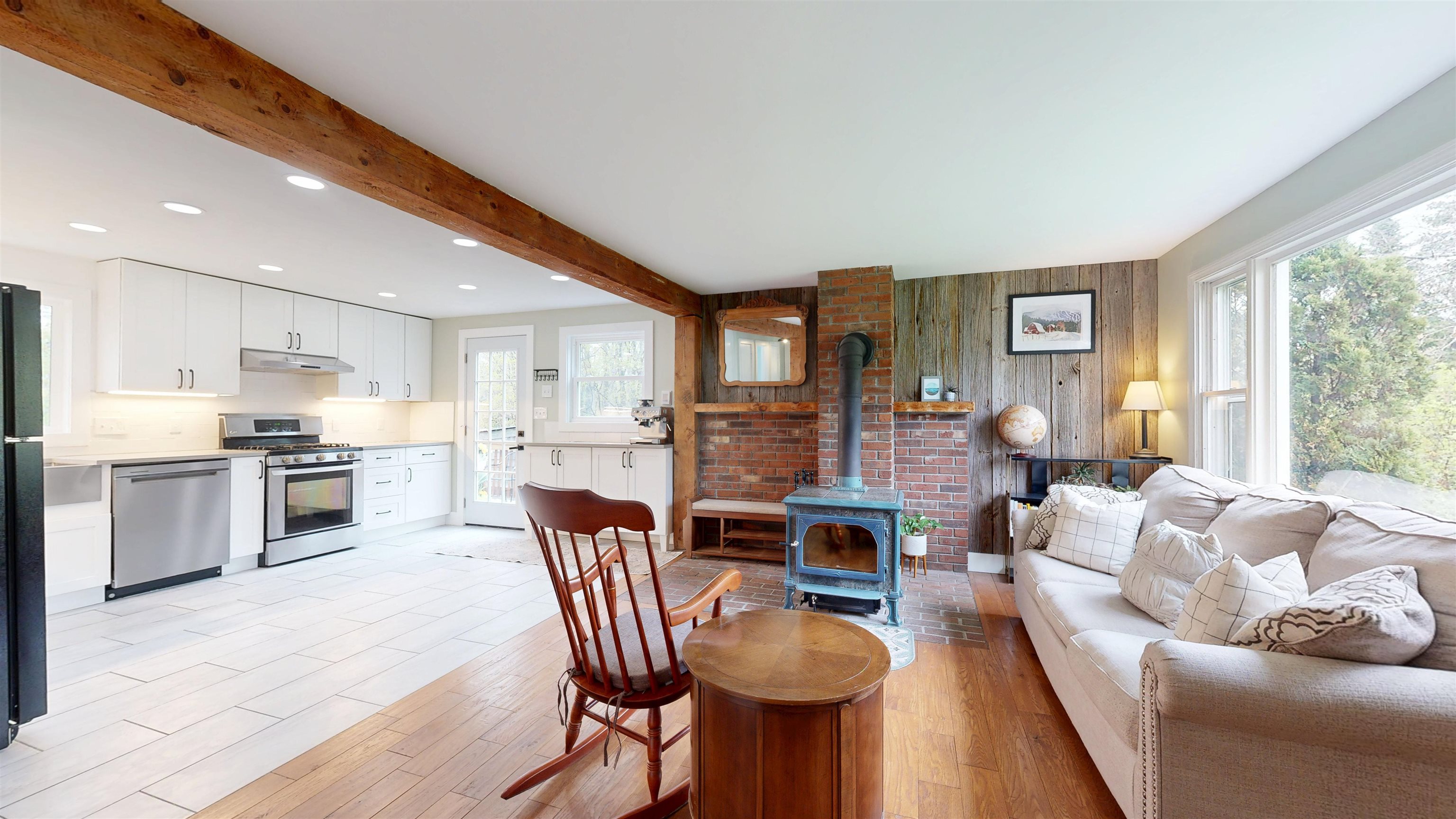 9248 Main Road Huntington, VT 05462 - Photo 4 of 26 Gallery Image 4