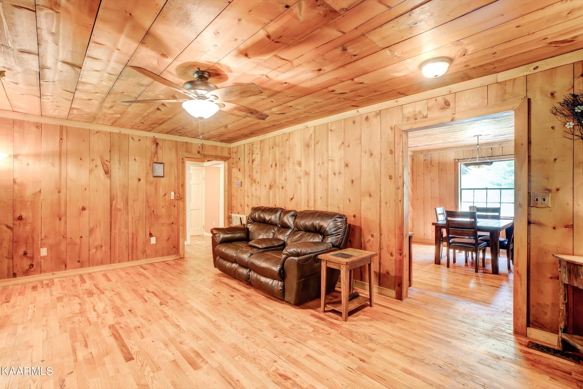 145 Powder House Road Clinton, TN 37716 - Photo 4 of 30 Gallery Image 4