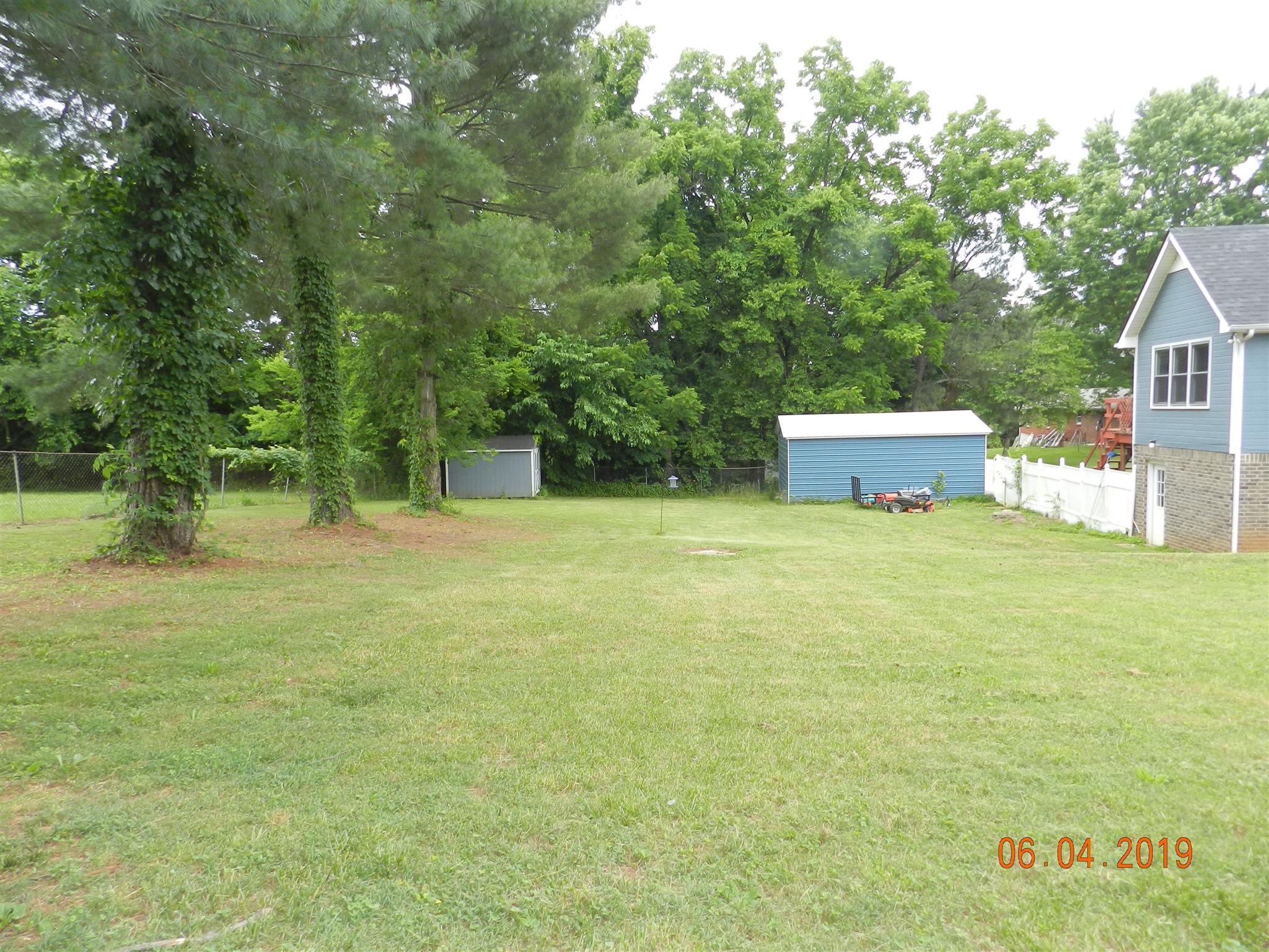910 Rossview Road Clarksville, TN 37043 - Photo 18 of 22 Gallery Image 18
