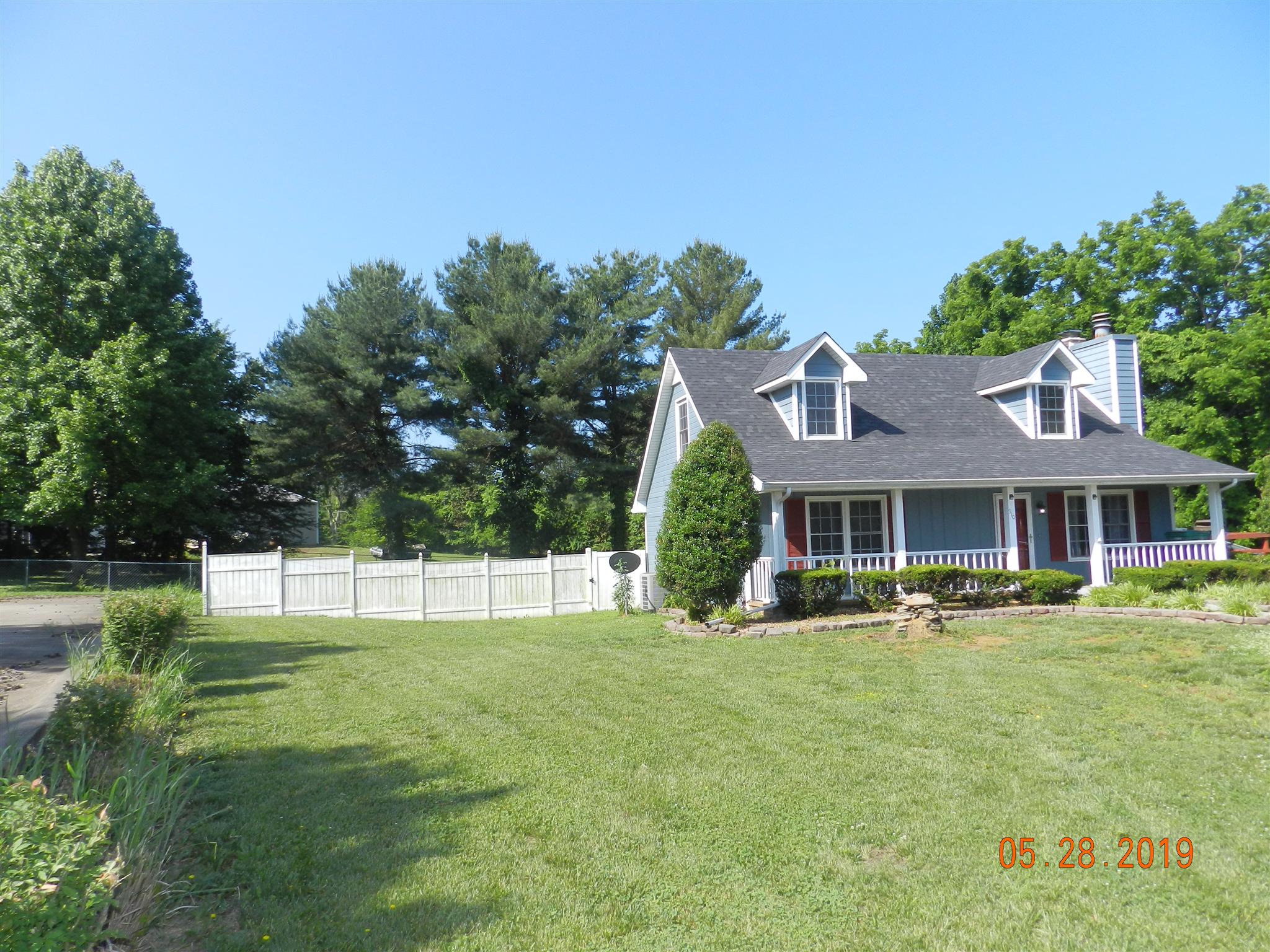 910 Rossview Road Clarksville, TN 37043 - Photo 2 of 22 Gallery Image 2