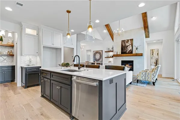 $909,900 | 24933 West 98th Place, Lenexa, KS 66227