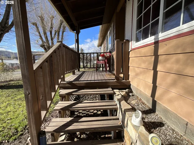 $269,900 | 303 Pine Avenue, Spray, OR 97874