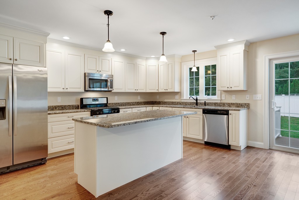 9 Freedom Way, Unit 9 Merrimac, MA 01860 - Photo 3 of 27 Gallery Image 3