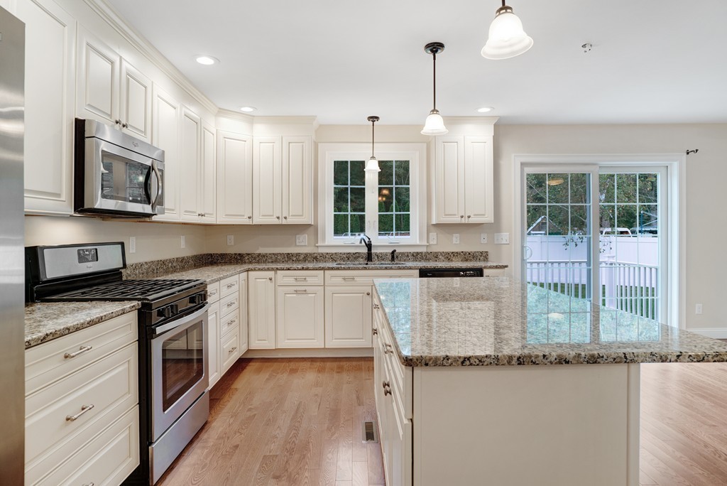9 Freedom Way, Unit 9 Merrimac, MA 01860 - Photo 4 of 27 Gallery Image 4