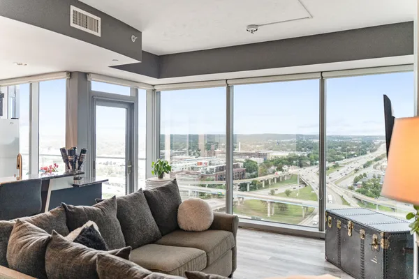 $2,350 | 335 Bridge Street Northwest, Unit 1705, Grand Rapids, MI 49504