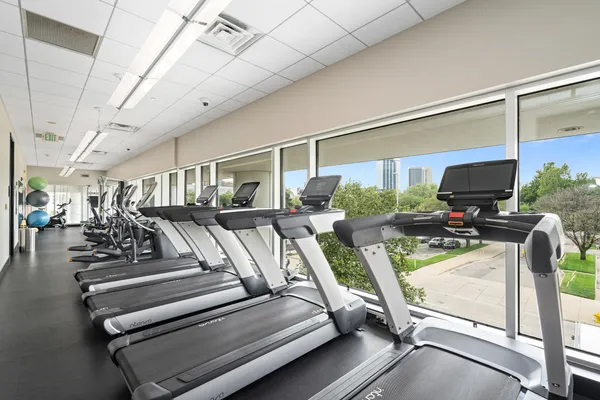 $2,350 | 335 Bridge Street Northwest, Unit 1705, Grand Rapids, MI 49504