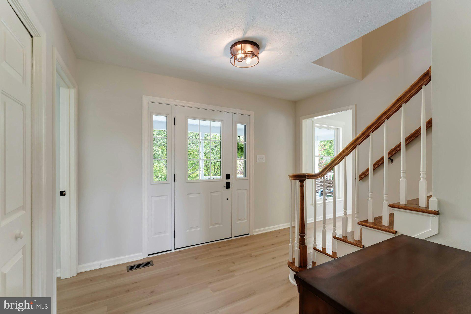 17045 Hamilton Station Road Hamilton, VA 20158 - Photo 11 of 81 Entry foyer with brand new door