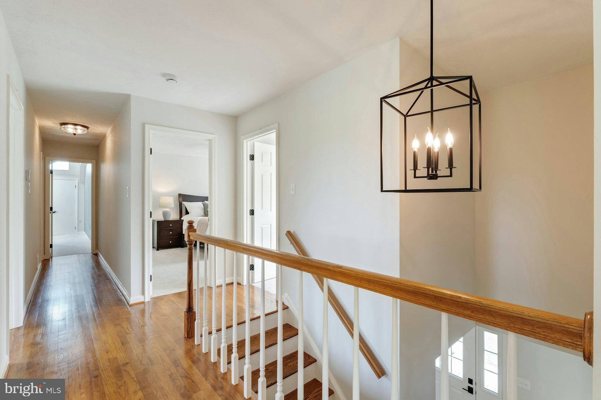 17045 Hamilton Station Road Hamilton, VA 20158 - Photo 31 of 81 Upper level hallway