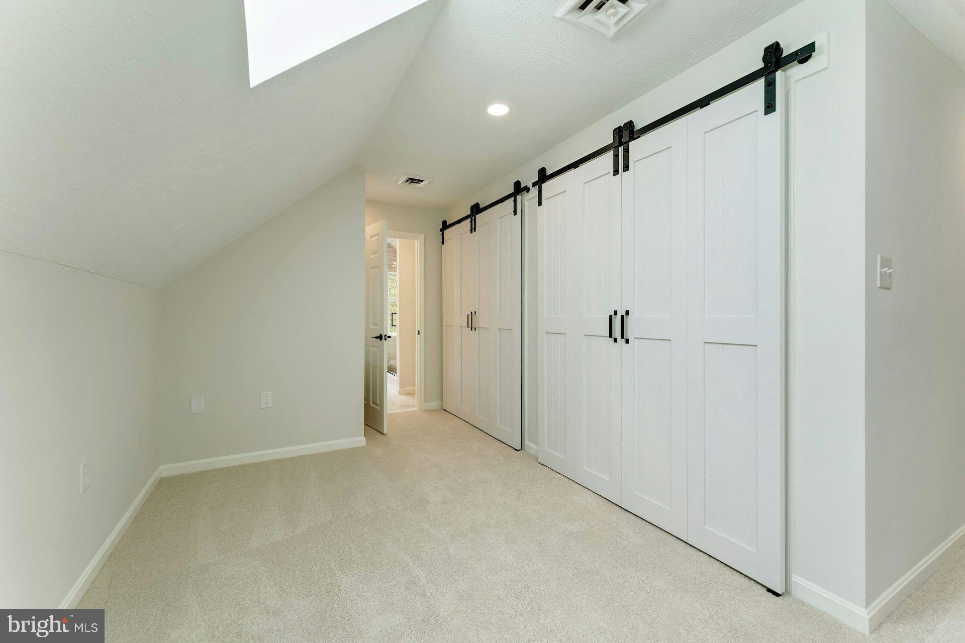17045 Hamilton Station Road Hamilton, VA 20158 - Photo 35 of 81 Sitting area/dressing room with custom closet door