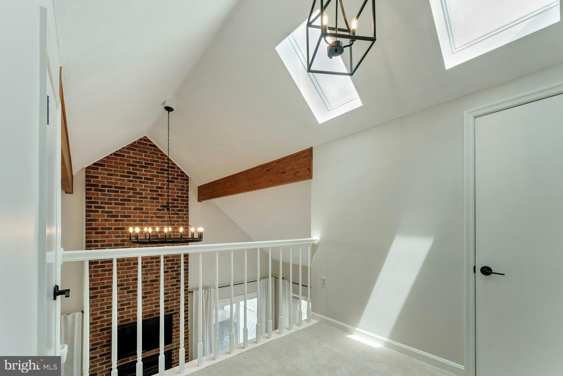 17045 Hamilton Station Road Hamilton, VA 20158 - Photo 47 of 81 Loft area