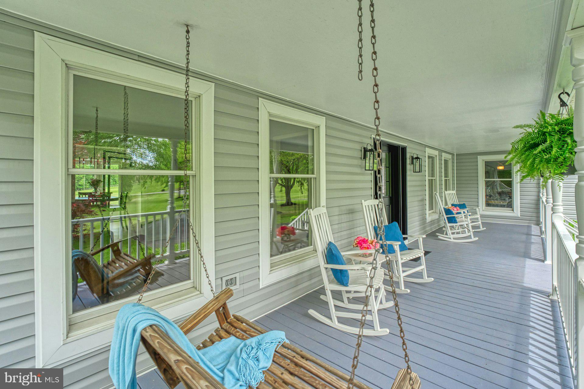 17045 Hamilton Station Road Hamilton, VA 20158 - Photo 9 of 81 Inviting front porch