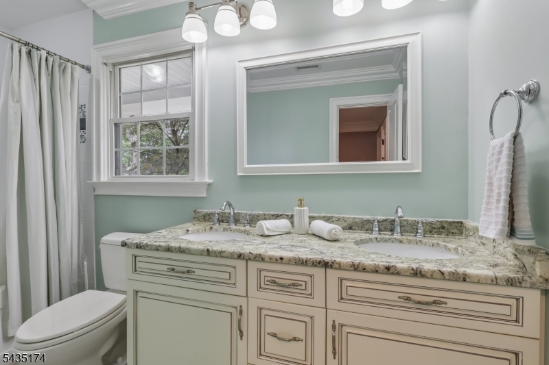 27 Burlington Road Berkeley Heights, NJ 07974 - Photo 29 of 37