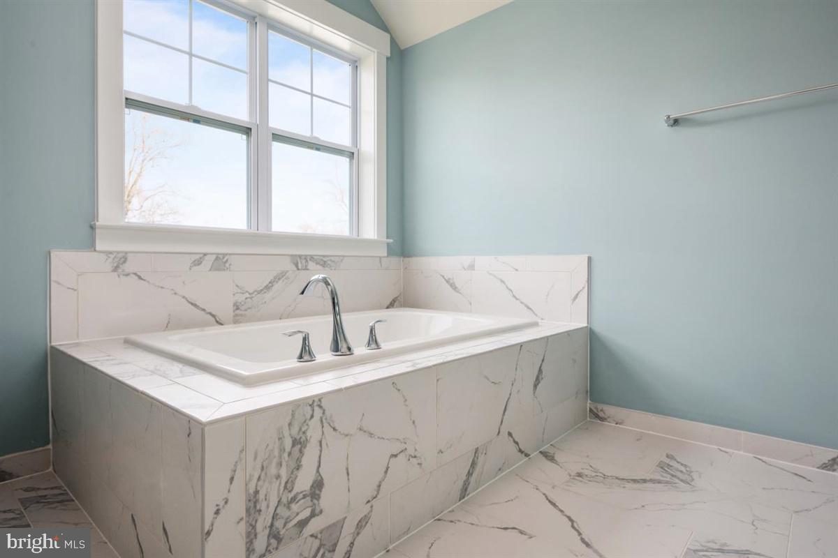 558 Broadneck Road Annapolis, MD 21409 - Photo 27 of 46 Gallery Image 27