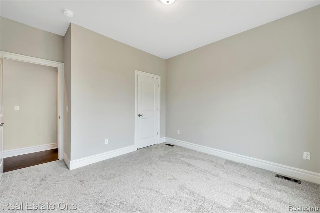 3859 Dearborn Avenue Rochester Hills, MI 48309 - Photo 18 of 32