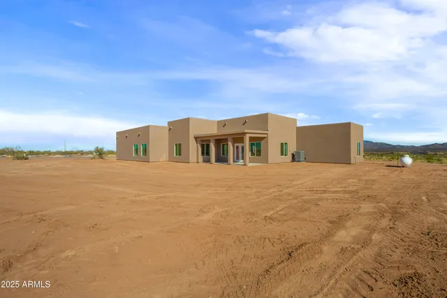 $550,000 | 10042 La Tierra Roja Drive, Hereford, AZ 85615