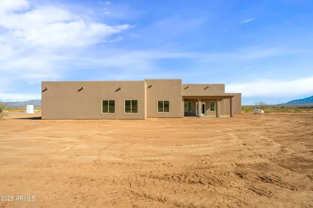 $550,000 | 10042 La Tierra Roja Drive, Hereford, AZ 85615