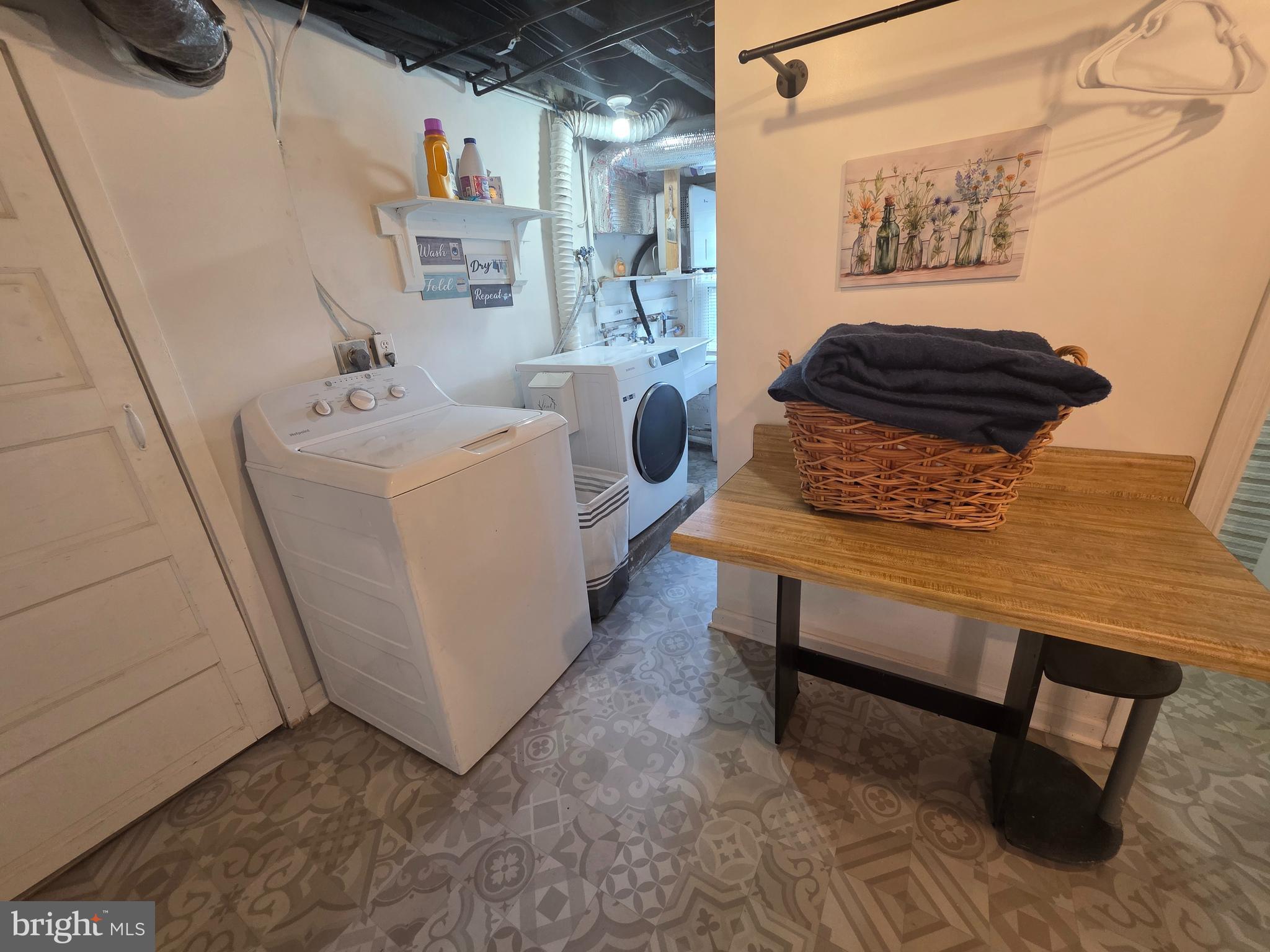 175 South Court Street Luray, VA 22835 - Photo 23 of 43 Roomy & sunny laundry w/washer/dryer laundry sink