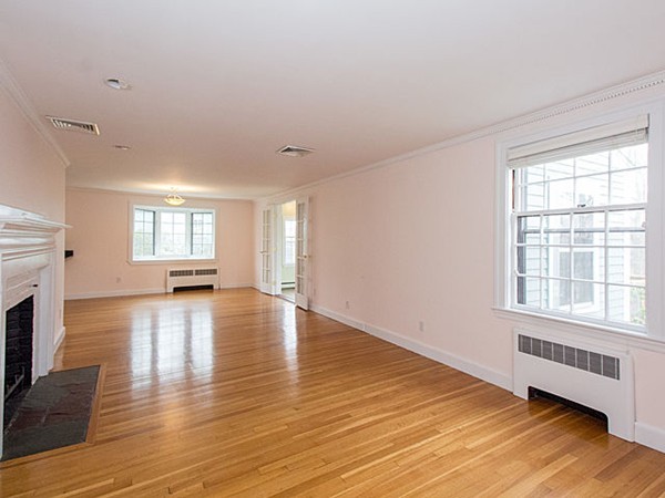 122 Roundwood Road Newton, MA 02464 - Photo 6 of 22 Gallery Image 6