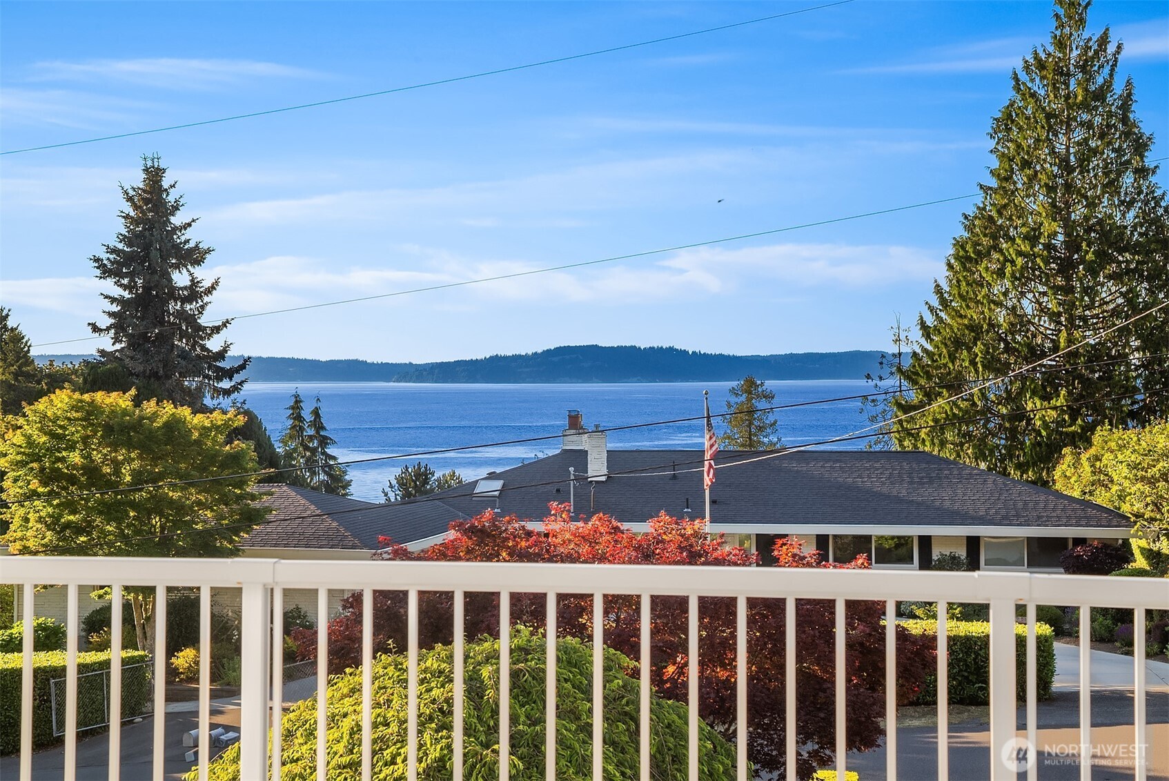8308 Frederick Place Edmonds, WA 98026 - Photo 4 of 37
