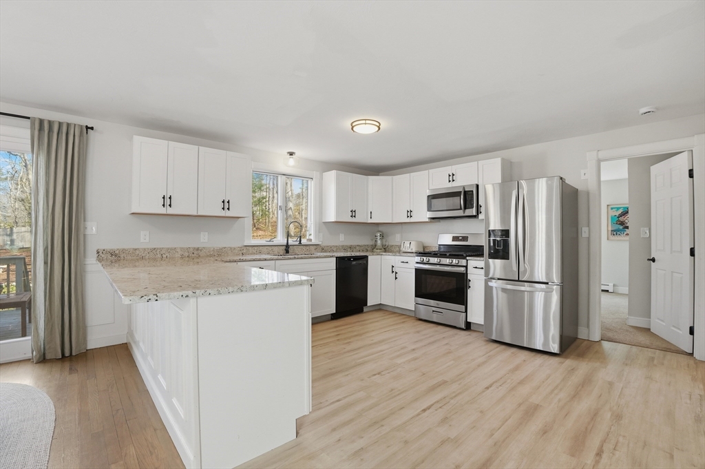 296 Meiggs Backus Road Sandwich, MA 02563 - Photo 14 of 40