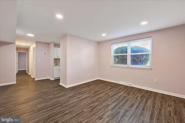$1,395 | 4411 Falls Bridge Drive, Unit L, Baltimore, MD 21211