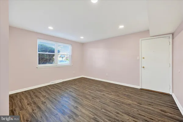 $1,395 | 4411 Falls Bridge Drive, Unit L, Baltimore, MD 21211