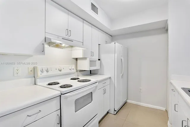 $2,200 | 4852 Highway 7, Unit 303, Coconut Creek, FL 33073