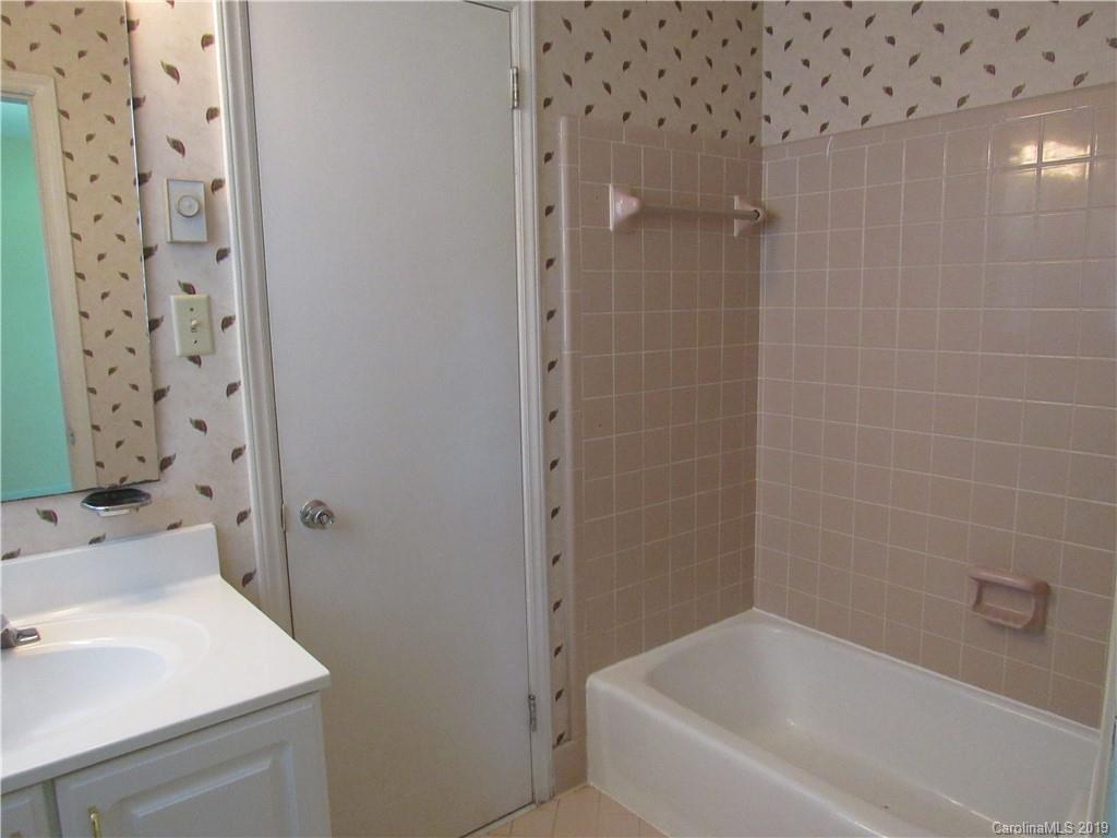 13960 Idlewild Road Matthews, NC 28105 - Photo 13 of 22 Gallery Image 13