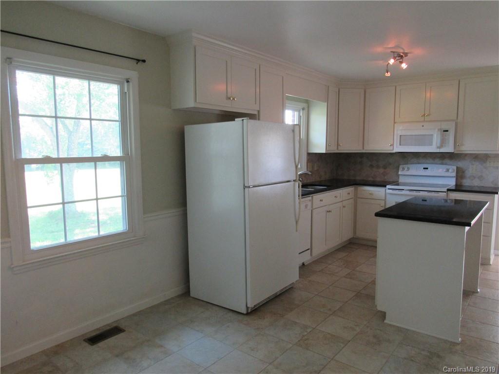 13960 Idlewild Road Matthews, NC 28105 - Photo 4 of 22 Gallery Image 4