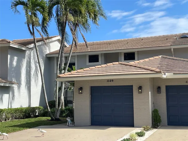 $3,700 | 449 Deer Crk Lk Pt S Lane, Deerfield Beach, FL 33442