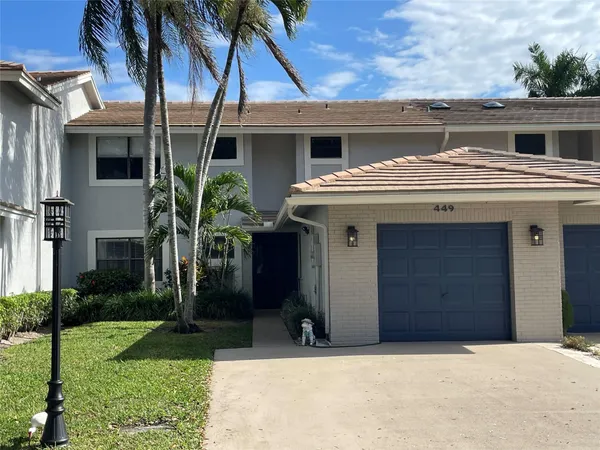 $3,700 | 449 Deer Crk Lk Pt S Lane, Deerfield Beach, FL 33442