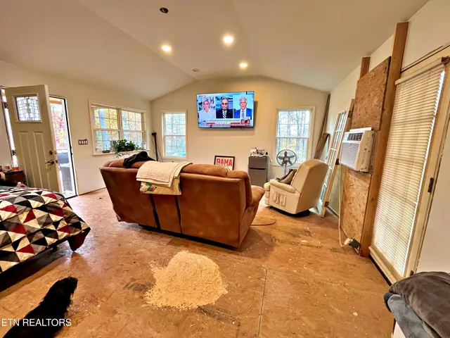 $165,000 | 575 J D Walden Road, Ten Mile, TN 37880