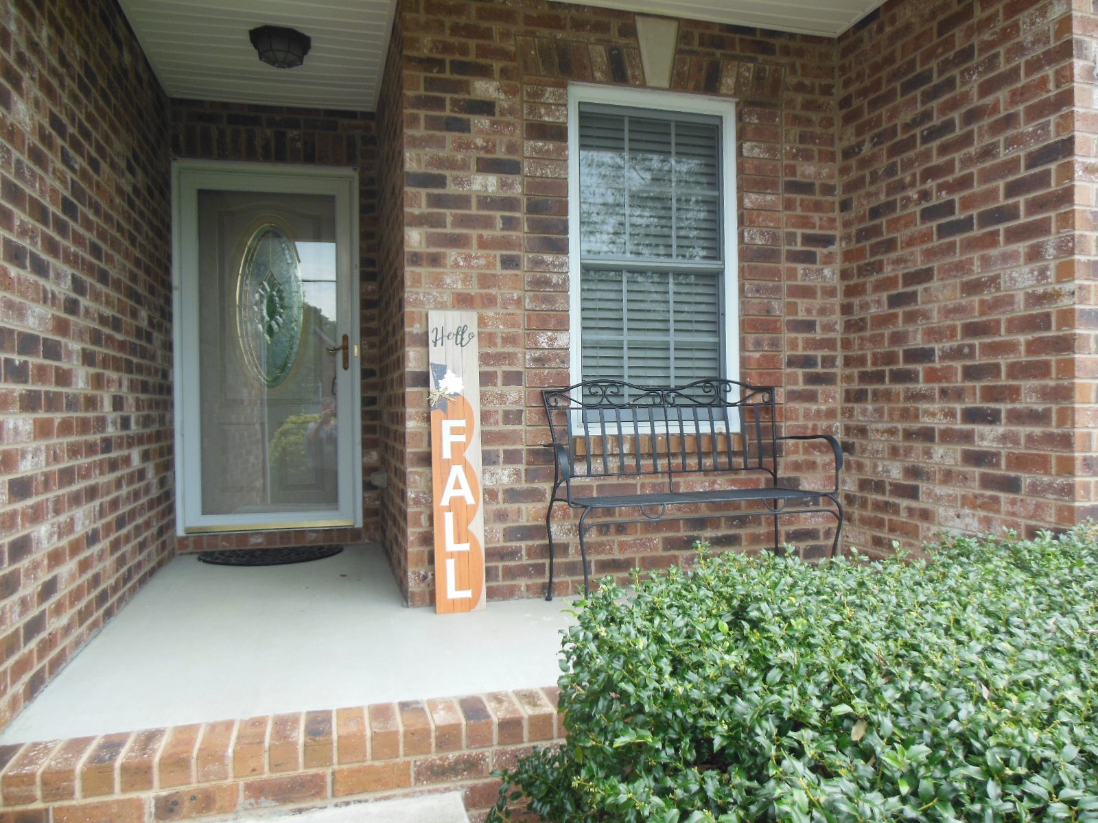 321 Arabian Lane Springfield, TN 37172 - Photo 2 of 23 a front view of a house with a garden