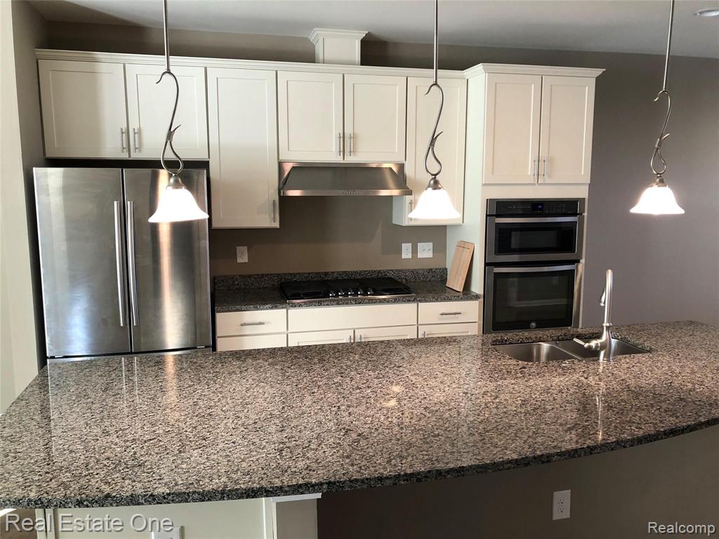 2908 Glenbar Circle, Unit 92 Rochester, MI 48307 - Photo 6 of 16