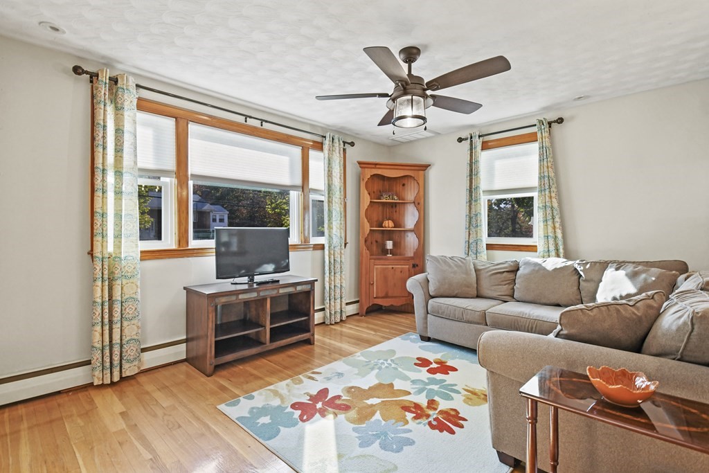 363 Foster Road Tewksbury, MA 01876 - Photo 12 of 33 Gallery Image 12