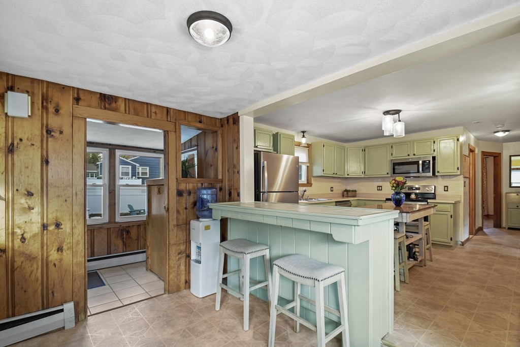 363 Foster Road Tewksbury, MA 01876 - Photo 16 of 33 Gallery Image 16