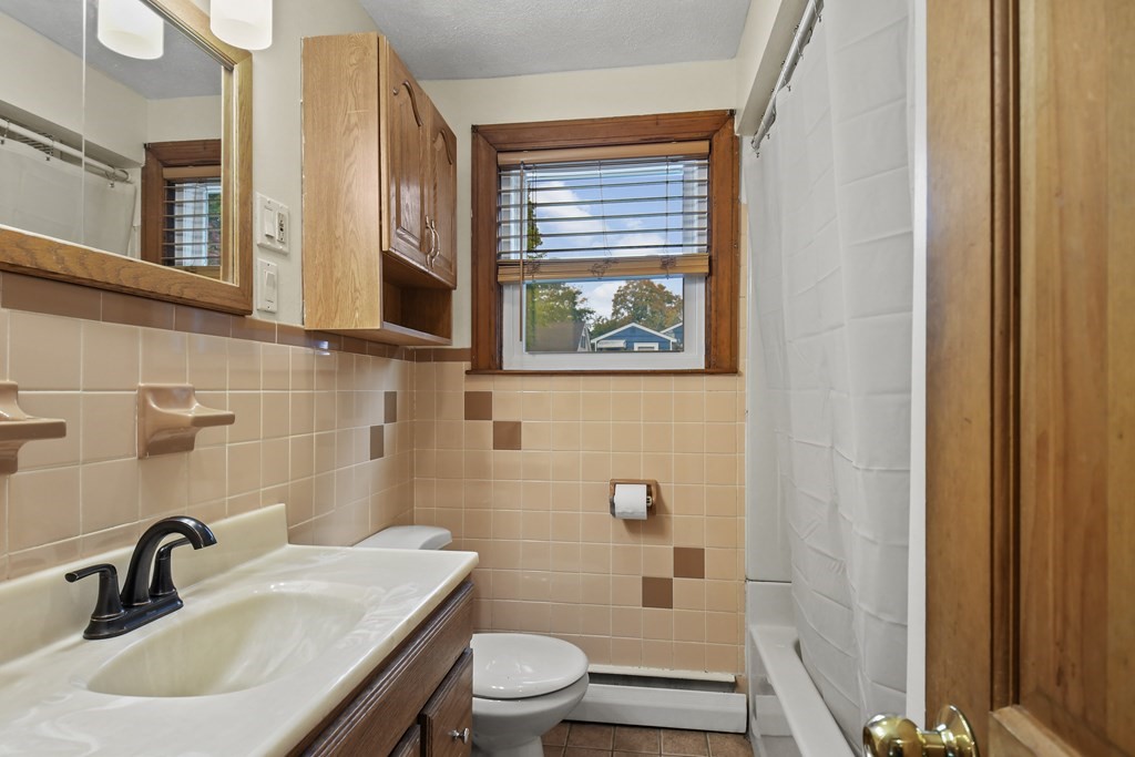 363 Foster Road Tewksbury, MA 01876 - Photo 18 of 33 Gallery Image 18