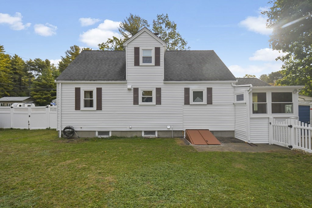 363 Foster Road Tewksbury, MA 01876 - Photo 7 of 33 Gallery Image 7