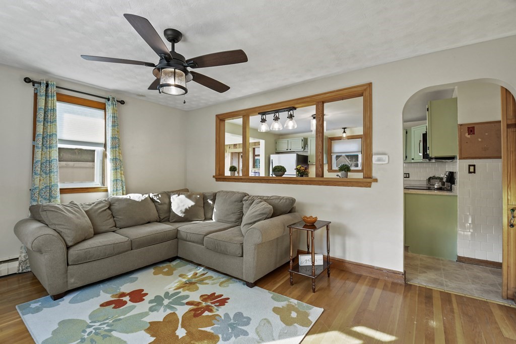 363 Foster Road Tewksbury, MA 01876 - Photo 10 of 33 Gallery Image 10