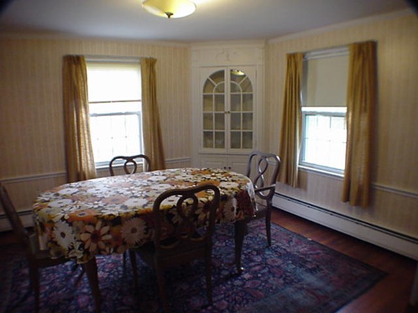 33 Stowecroft Road Arlington, MA 02474 - Photo 3 of 30 a bed sitting in a bedroom next to a window